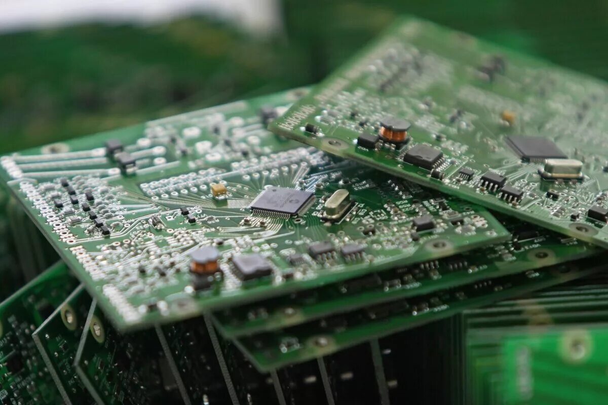 Massor av elektroniska scheman