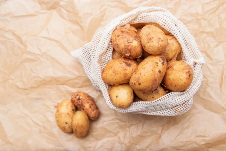 potatis i en säck