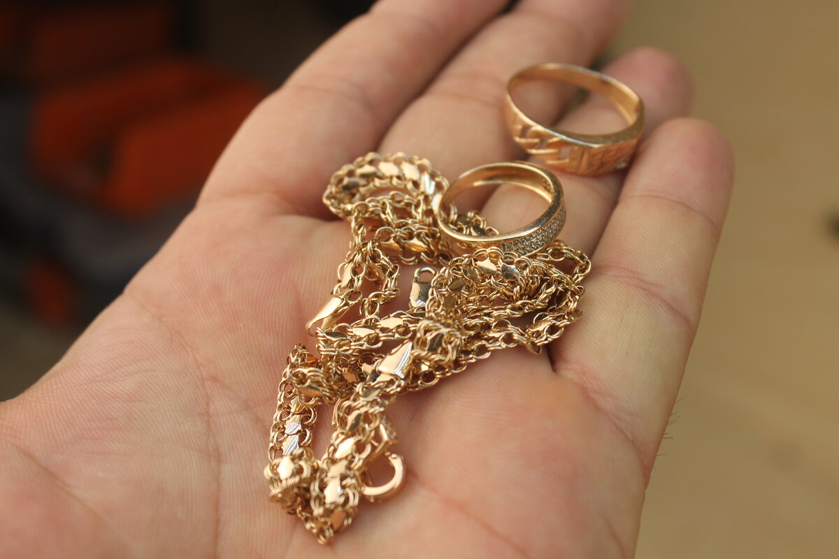 Smycken i handen