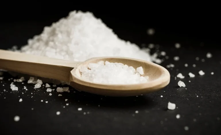 Använd det i matlagningen istället för salt. Det är mycket hälsosammare och smakligare.