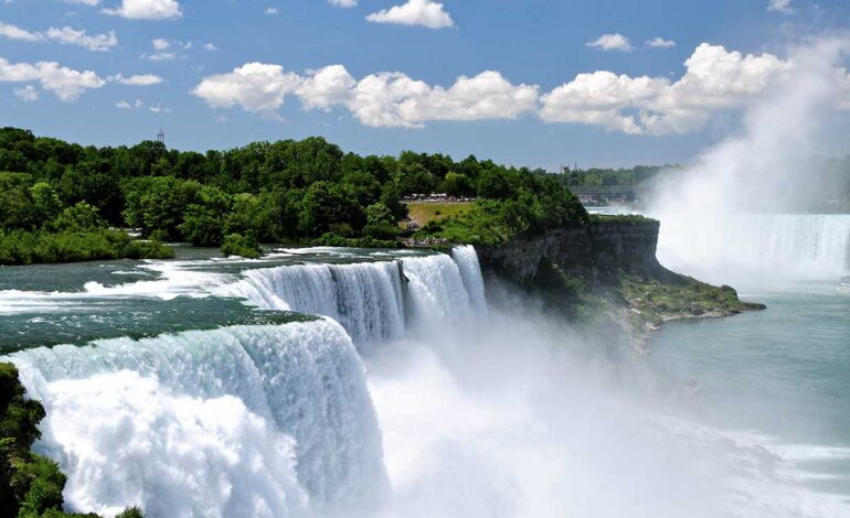 En mörk upptäckt vid Niagarafallen. I åratal trodde man att det var en myt