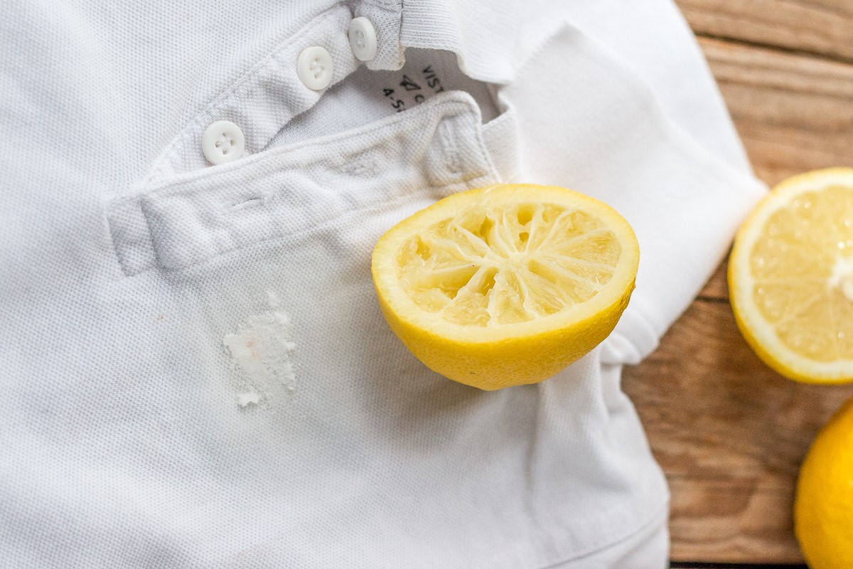 Gulnade kläder blir återigen snövita. Det räcker med en enda ingrediens