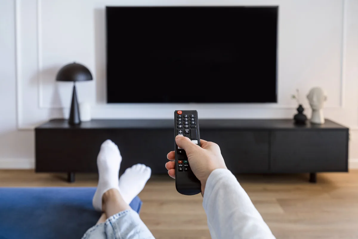 Kan man titta på TV under åskväder? Det är inte alla som känner till detta